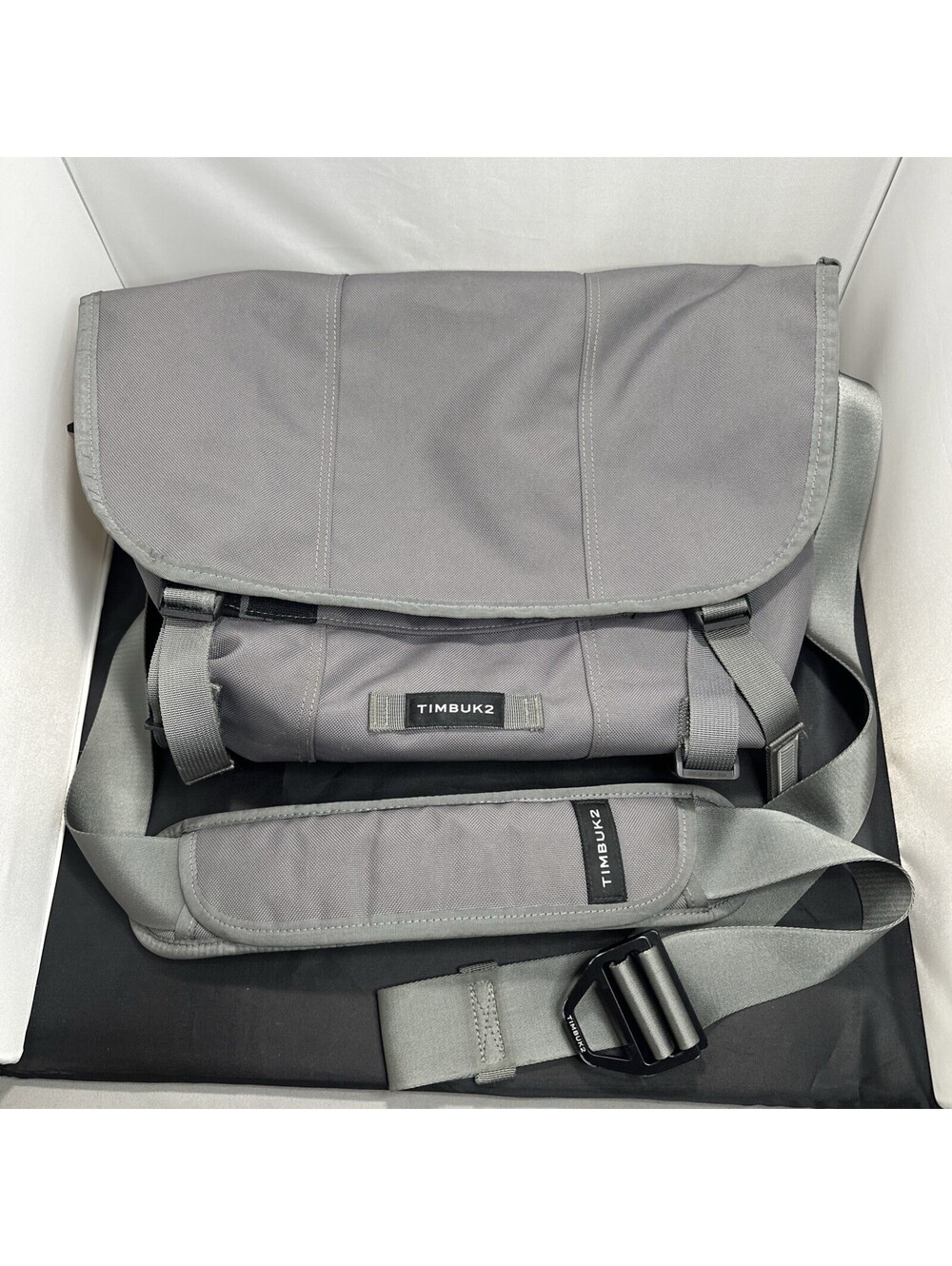 Timbuk2 Messenger Classic Bag Medium Size Gray Shoulder Strap